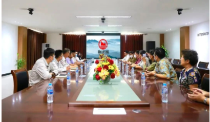 新加坡共和理工学院校长杨立标一行到访印尼宾坦氧化铝公司