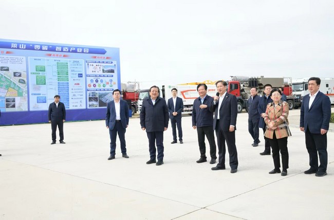 省委常委、市委书记江成，市委副书记、市长郑德雁莅临杰瑞观摩考察