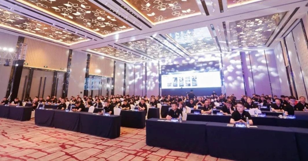 产品赋能，渠道发力|玲珑商用车轮胎经销商会议暨终结者系列发布会召开