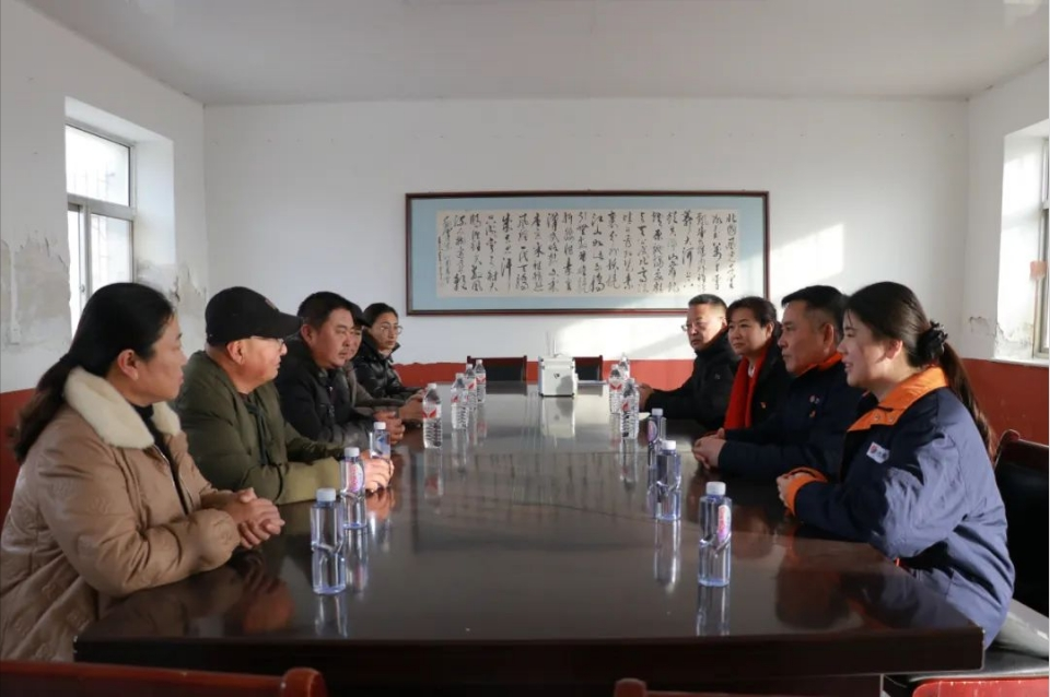 暖心|东诚药业向潮水二村捐赠爱心物资