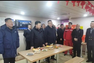辽渔集团董事长 公司董事长吕大强春节慰问一线职工