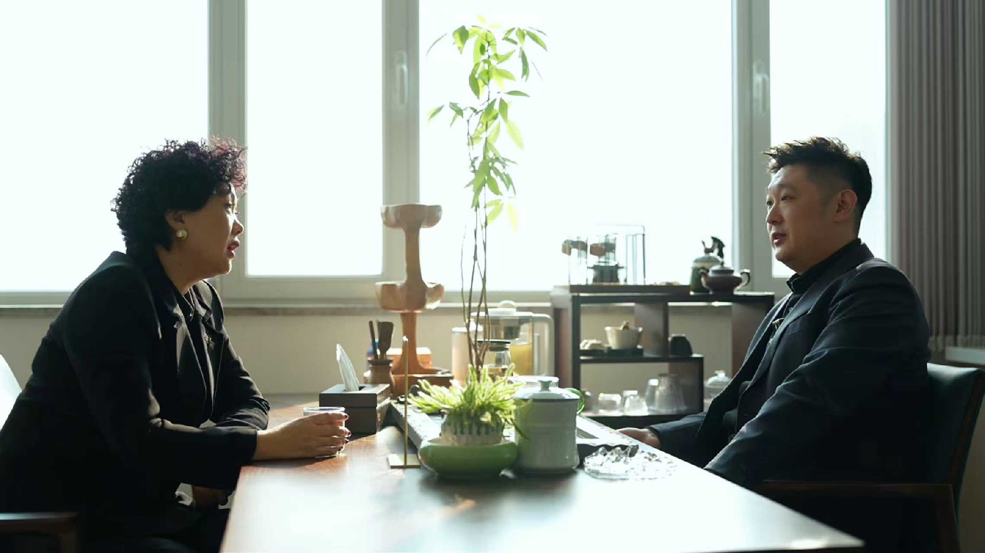 坤泰股份董事、总裁张麟轩接受烟台日报记者专访